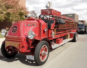 A 1918 mack fire truck